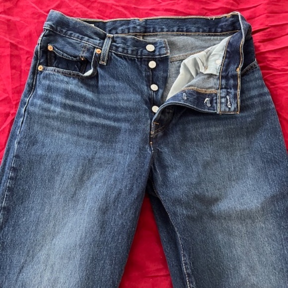 LEVI - Picture 2 of 2